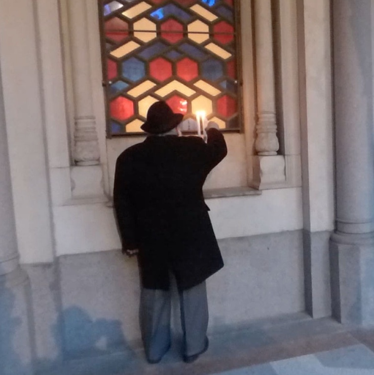 Chanukkà: suggestiva cerimonia in Sinagoga
