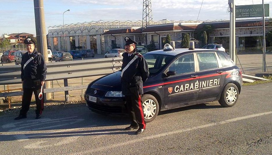 Mezzo chilo di hashish nello zaino