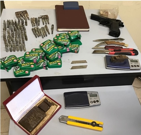 SANTHIA’: spacciavano hashish nelle scatole di mentine