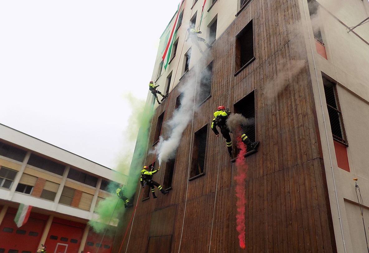 VERCELLI: la grande festa dei vigili del fuoco!