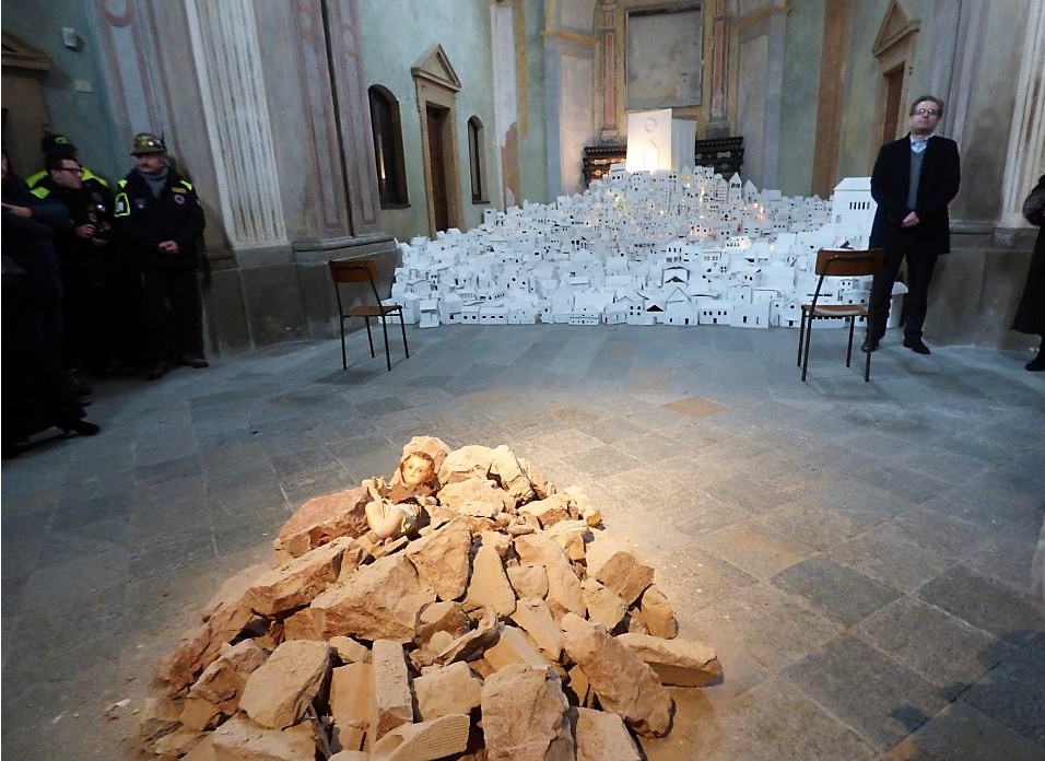SOLIDARIETA’: Fai un offerta per i terremotati e avrai una casetta di cartone
