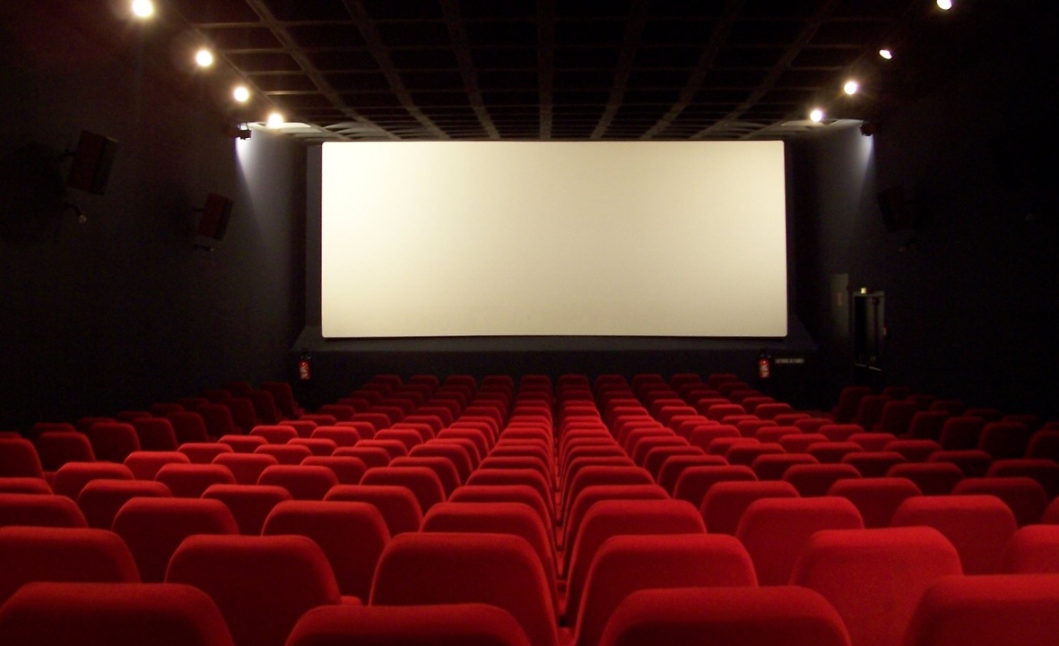 Sms tra marocchini al cinema: scappano tutti
