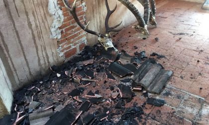 TRINO: Brucia parte di un tetto a Robella