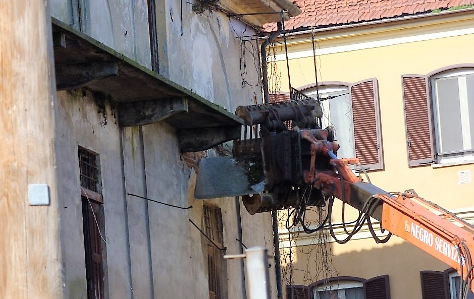 CRONACA: Ruspe all’opera in corso De Rege