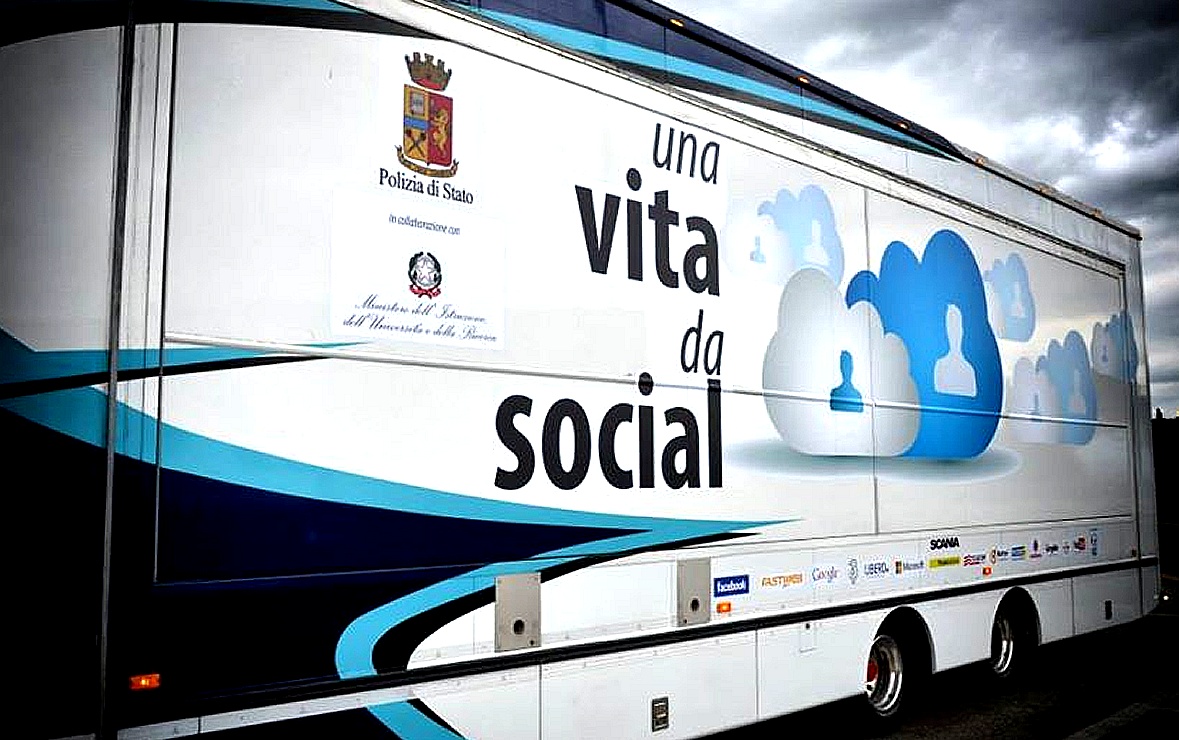 REATI DIGITALI: “Vita da social” a Varallo