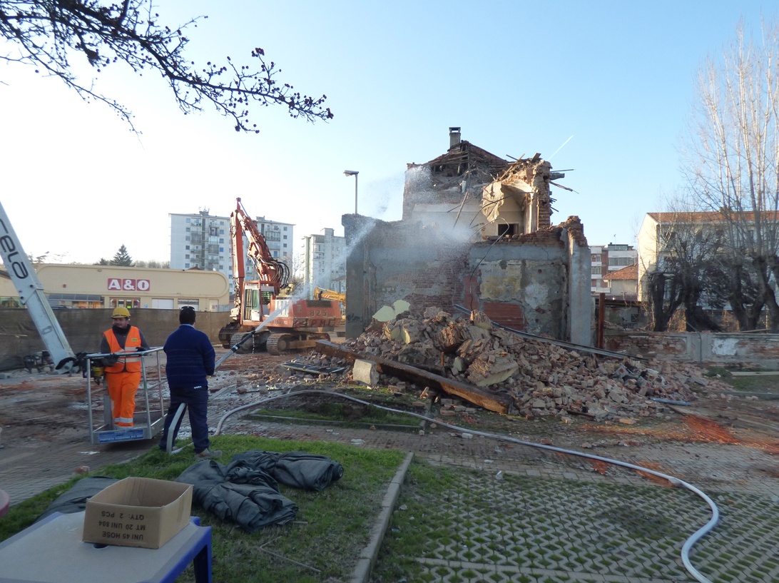 RUDERE DE REGE: Foto e video gallery demolizione