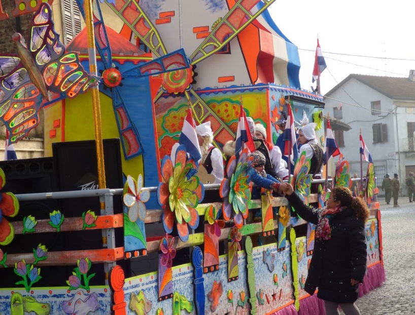 SAN GERMANO: Prima sfilata di Carnevale