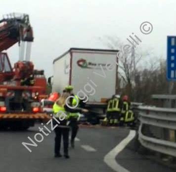 CRONACA: un ferito grave in un incidente in tangenziale