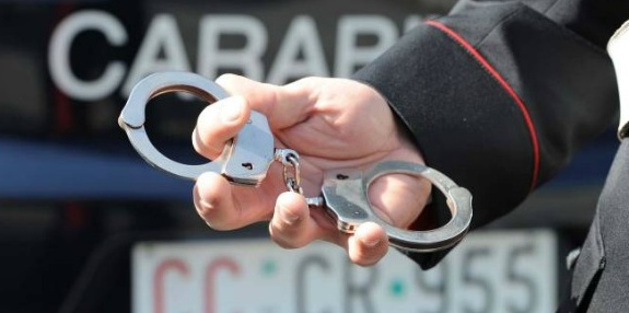 SANTHIA’: Evaso arrestato dai carabinieri