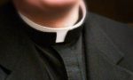 Sacerdote guida ubriaco e forza un posto di blocco