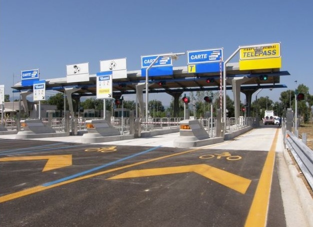 CRONACA: fermata in autostrada a bordo della sua… Graziella!