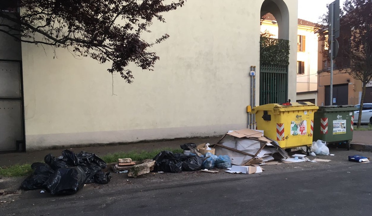 Pazzesca discarica in corso Randaccio