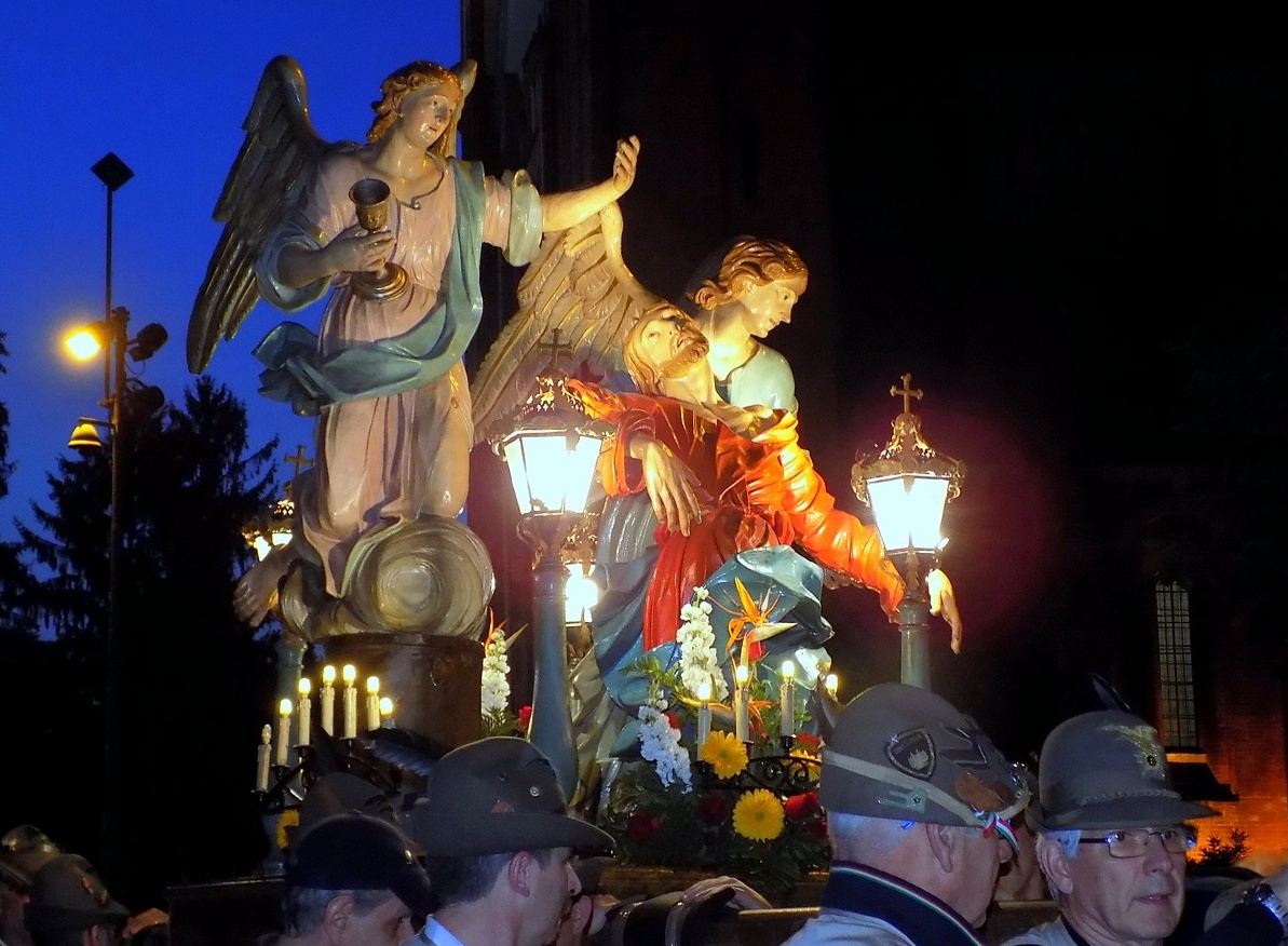SETTIMANA SANTA: La processione delle macchine