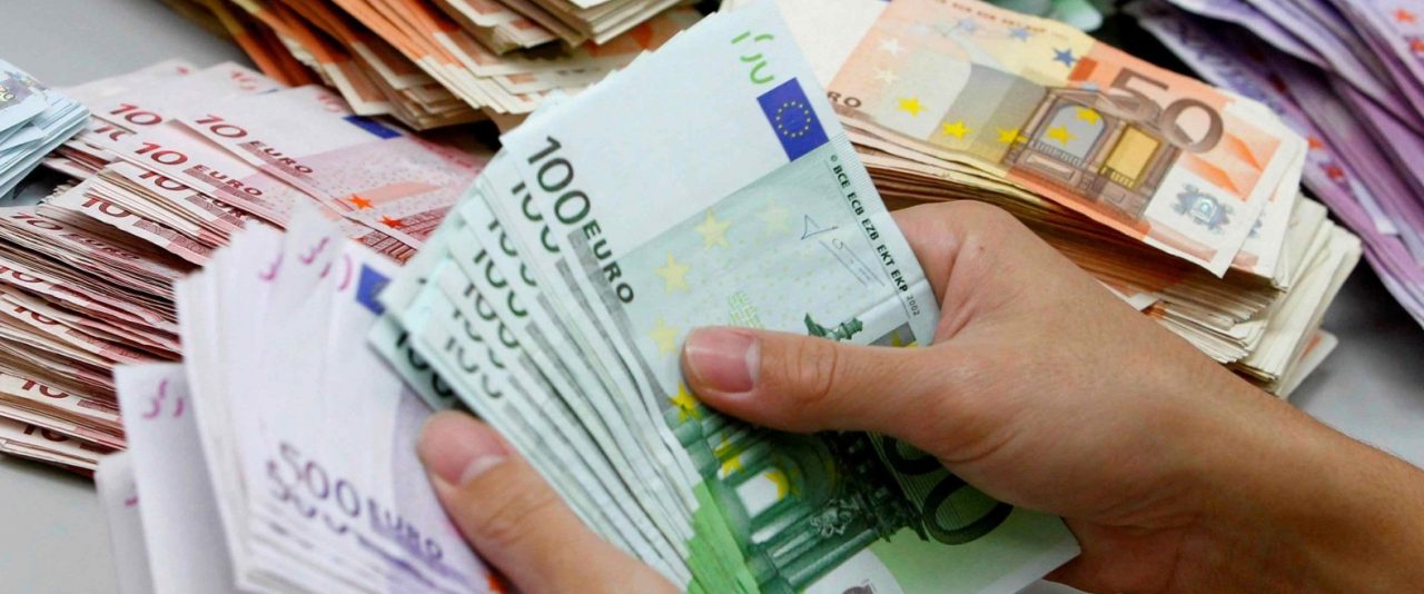 SUPER EVASORE: Avvocato del jet set dichiara zero euro
