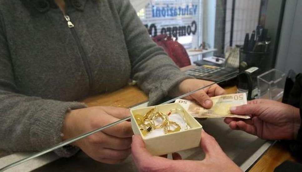 VERCELLI: Due “compro oro” chiusi dalla Polizia