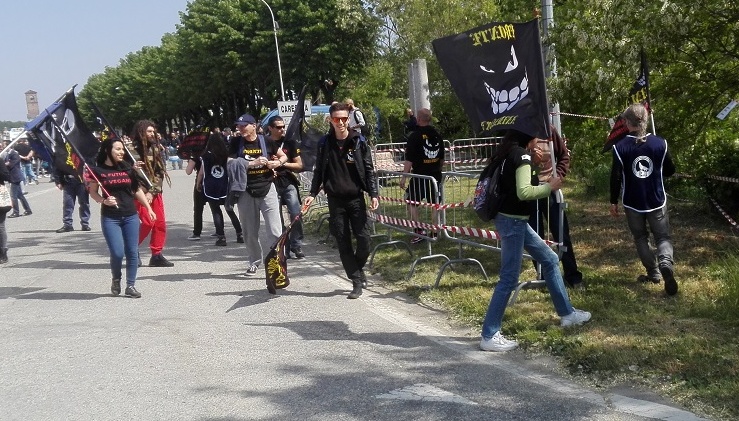 ANIMALISTI: Diversi indagati e denunciati dalla Questura per i disordini alle corse dei buoi
