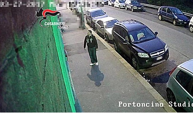 CRONACA: Rapinatore dà il resto al derubato…