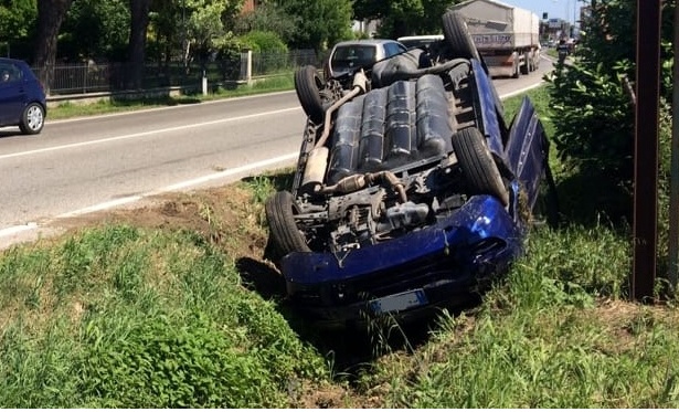 CRONACA: Auto fuori strada ma nessuno all’interno