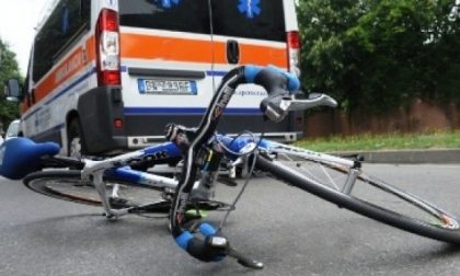 CRONACA: ciclista cade, picchia la testa e muore