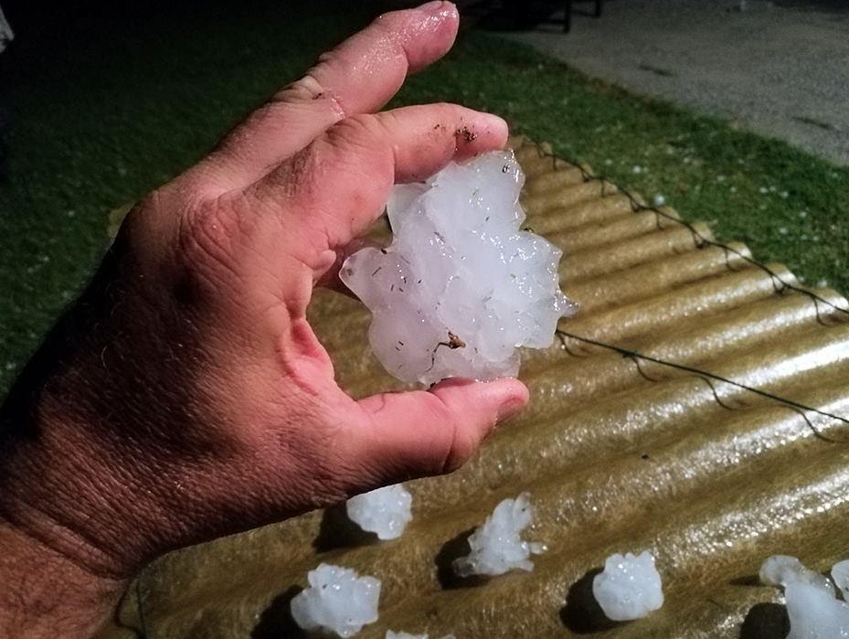 PIEMONTE: Chicci di grandine grossi un palmo nell’astigiano
