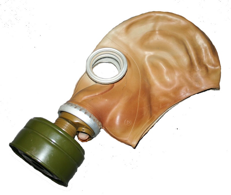 Rapina un ristorante con una maschera antigas