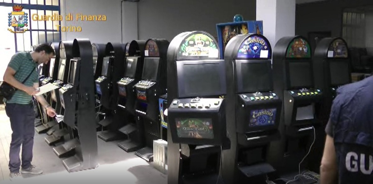 CRONACA: Retata contro le slot taroccate