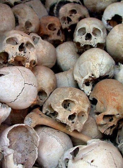 Cadavere senza nome nascosto in un ossario