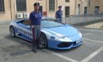 La Lamborghini della Polizia ha fatto tappa a Vercelli