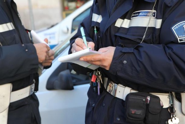 Si oppone al controllo dei vigili: nigeriano espulso
