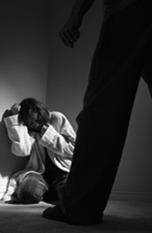 “Stanno picchiando una donna”
