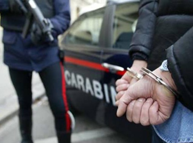 VERCELLI: Evade dai domiciliari per andare a rubare