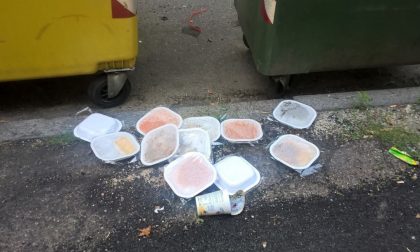 VERCELLI: Gettano il pasto della mensa popolare
