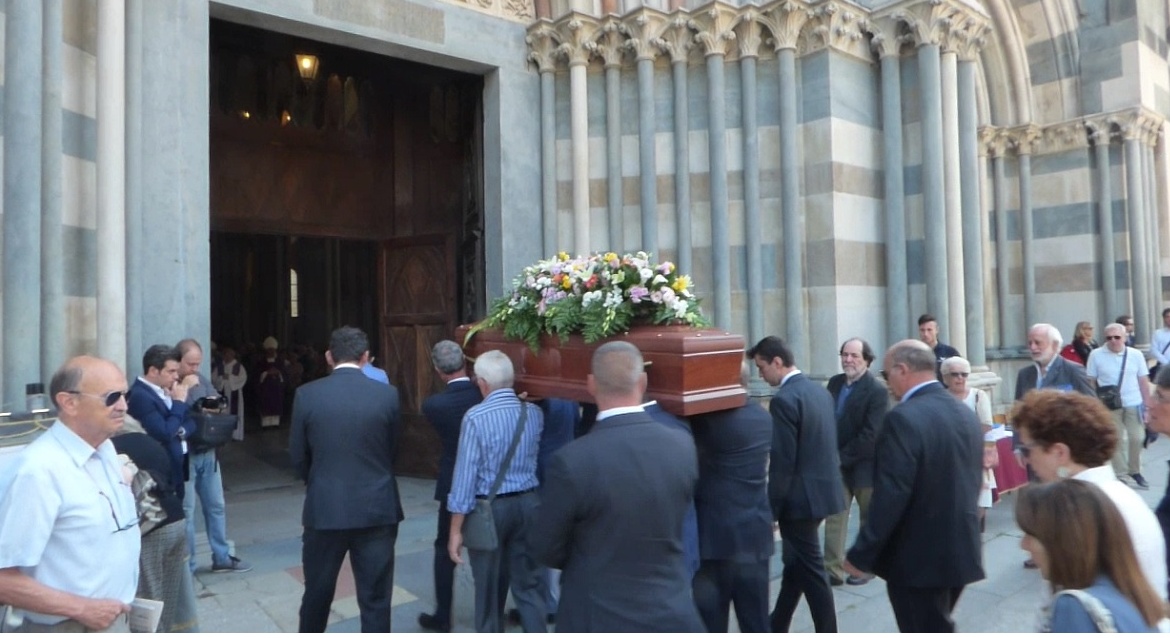 VERCELLI: L’addio a mons. Cesare Massa