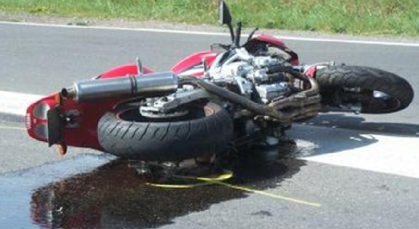 CRONACA: Motociclista contro un palo per schivare un gatto
