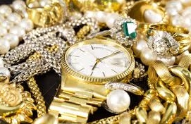 CRONACA: Rubano gioielli per 20.000 euro