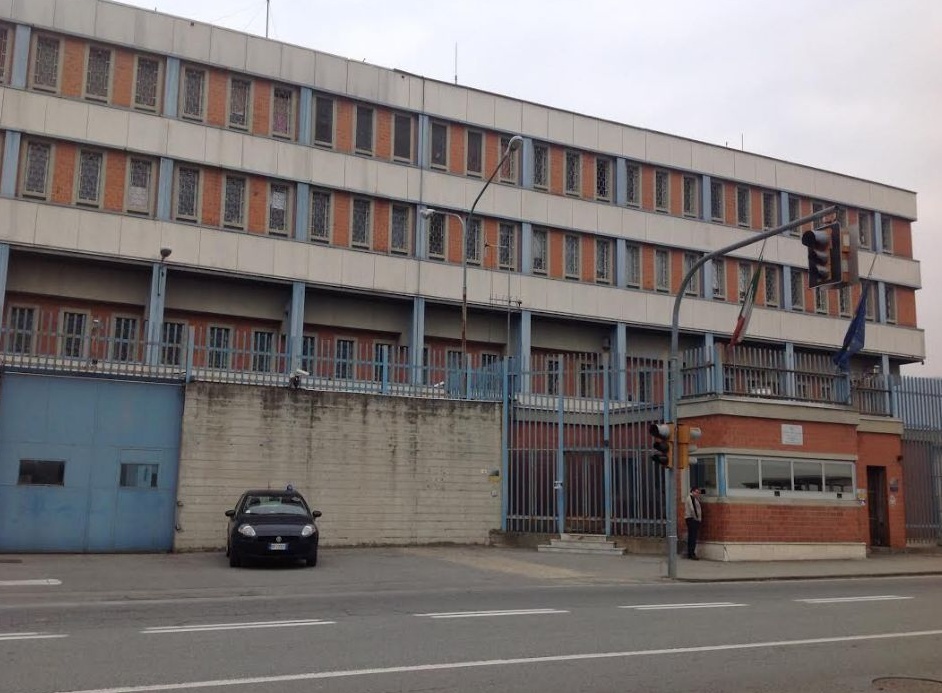 PIEMONTE: Detenuto sfonda la parete della cella