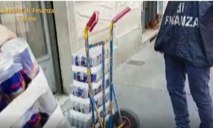 PIEMONTE: Sequestrate 15.000 lattine di energy drink tarocco