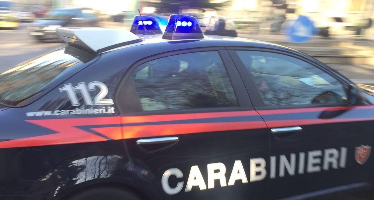 Tenta di corrompere i carabinieri. Arrestato un cinese