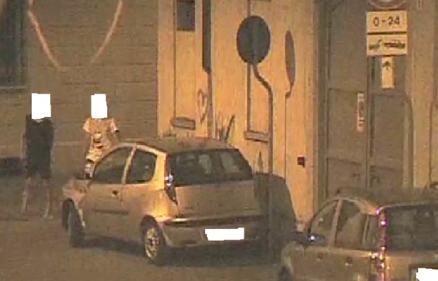 Uno dei piromani delle auto ammonito dal Questore