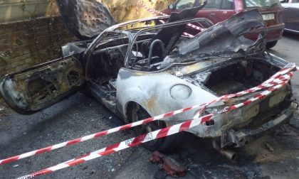 VERCELLI: Altra auto bruciata