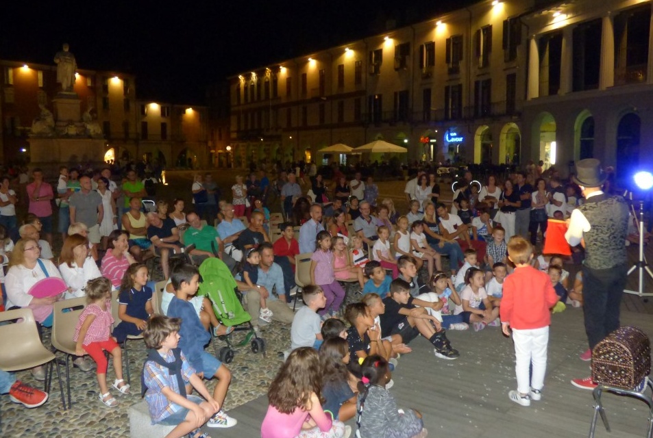VERCELLI: Mago Dylan delizia i più piccoli