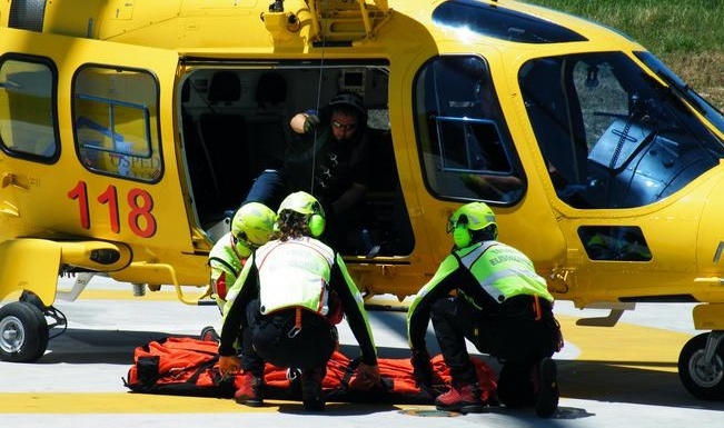 CRONACA: Donna ustionata dalle sterpaglie in fiamme