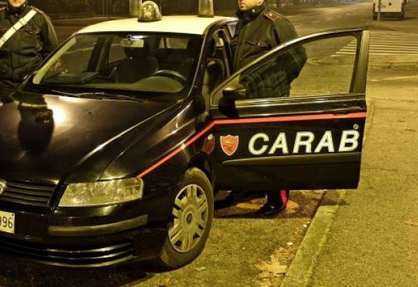 Preso a schiaffi da uno sconosciuto