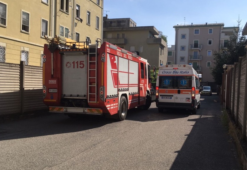 VERCELLI: Uomo soccorso in casa in via Alberti