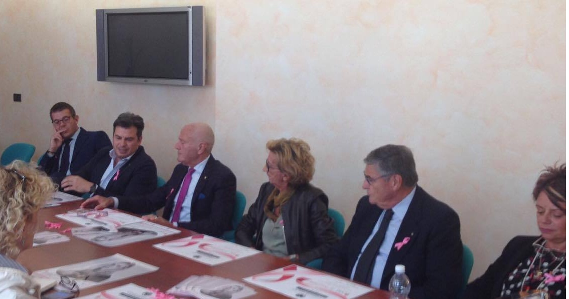 VERCELLI: anche il Terziario Donna Confcommercio per il “Nastro rosa 2017”