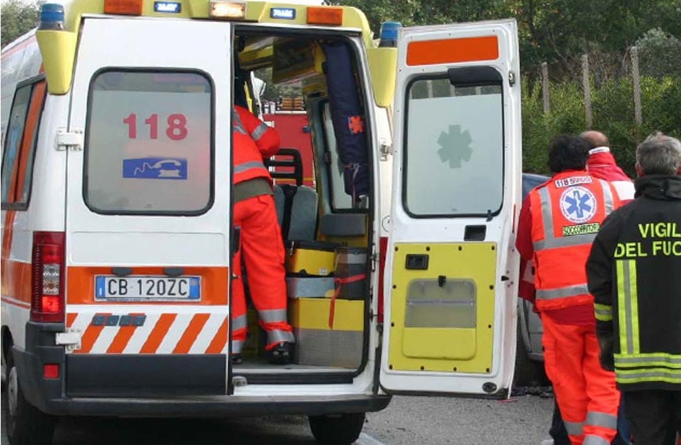 CRONACA: cade dalla carrozzina e finisce in un fosso. Salvato da un Vigile