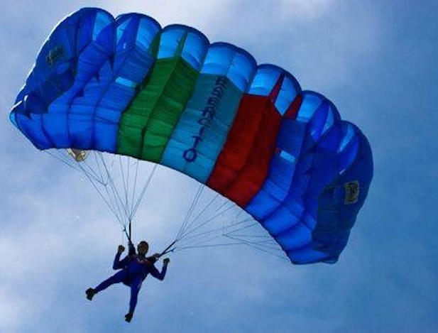 Paracadutismo di precisione: il campionato italiano in corso a Biella