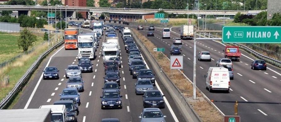 Tamponamento sulla A4: coinvolti un bambino e una donna incinta
