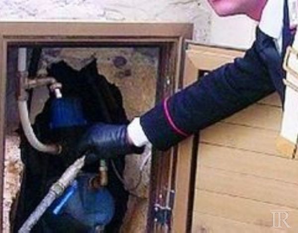 Ruba acqua denunciato