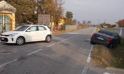 Collisione auto tra Kia e Peugeot